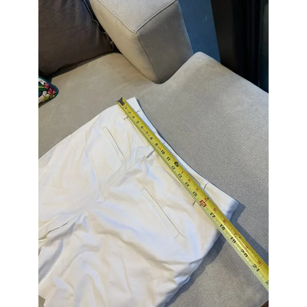 Lilly Pulitzer White Bermuda Shorts Women's size 12 Gold Button